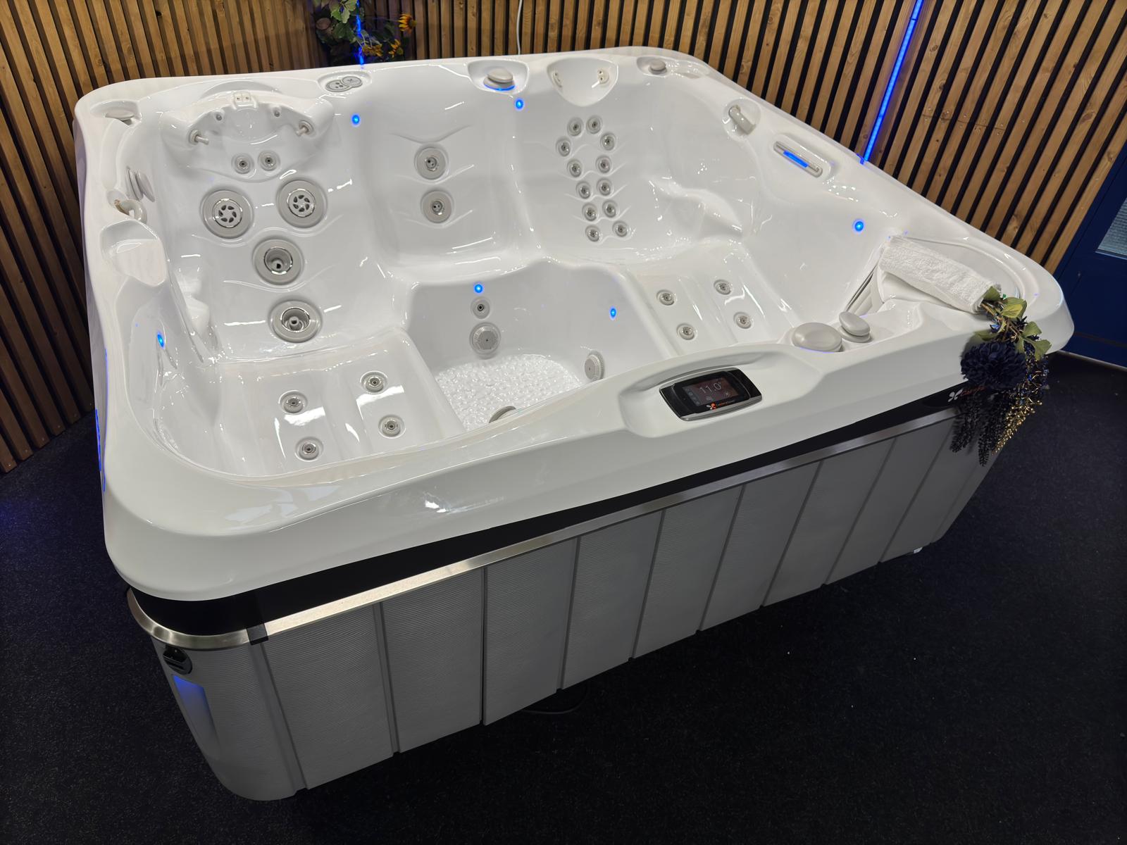 tweedehands jacuzzi